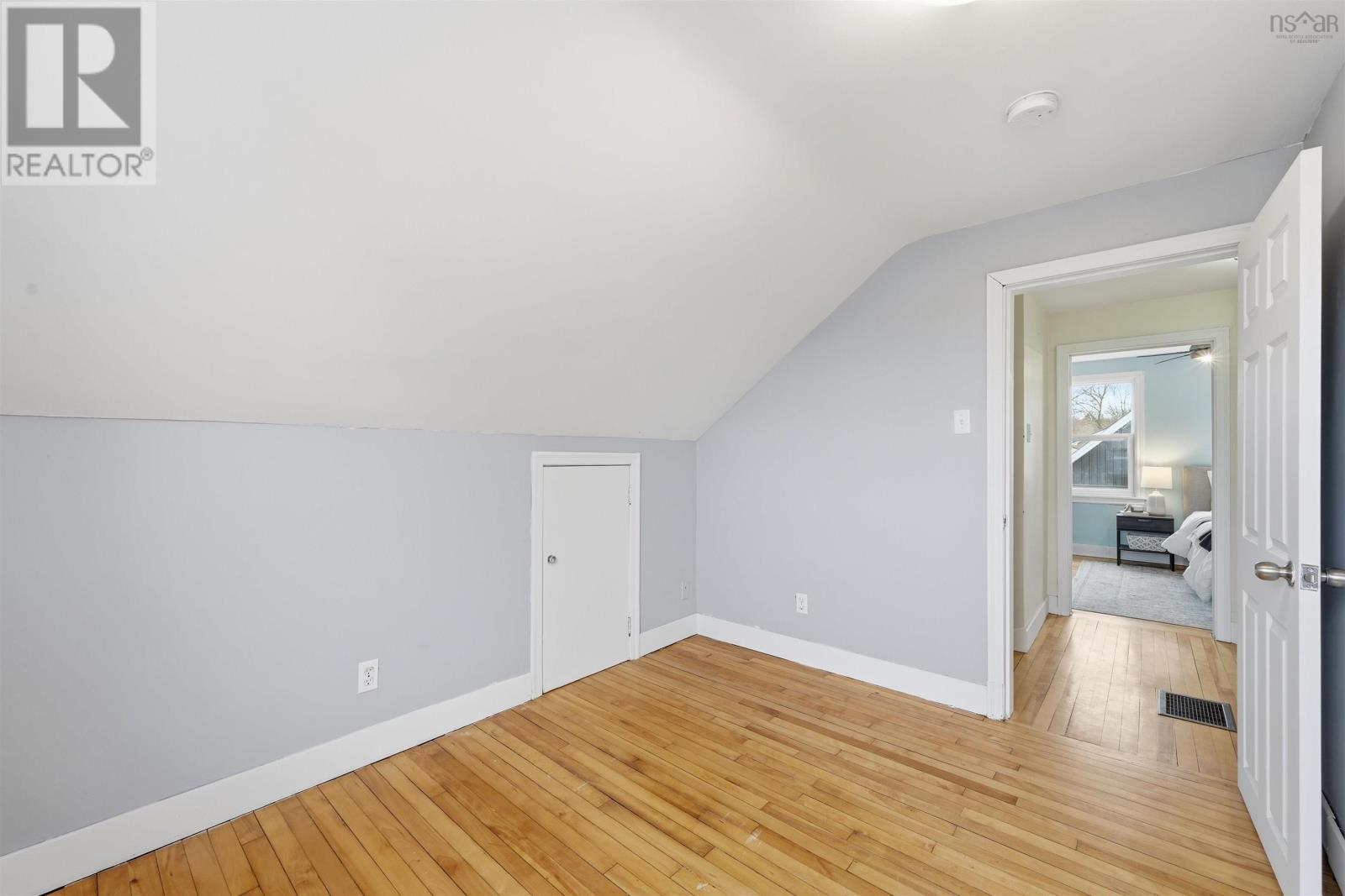 Property 24 of 44 of 6 Parkdale Avenue