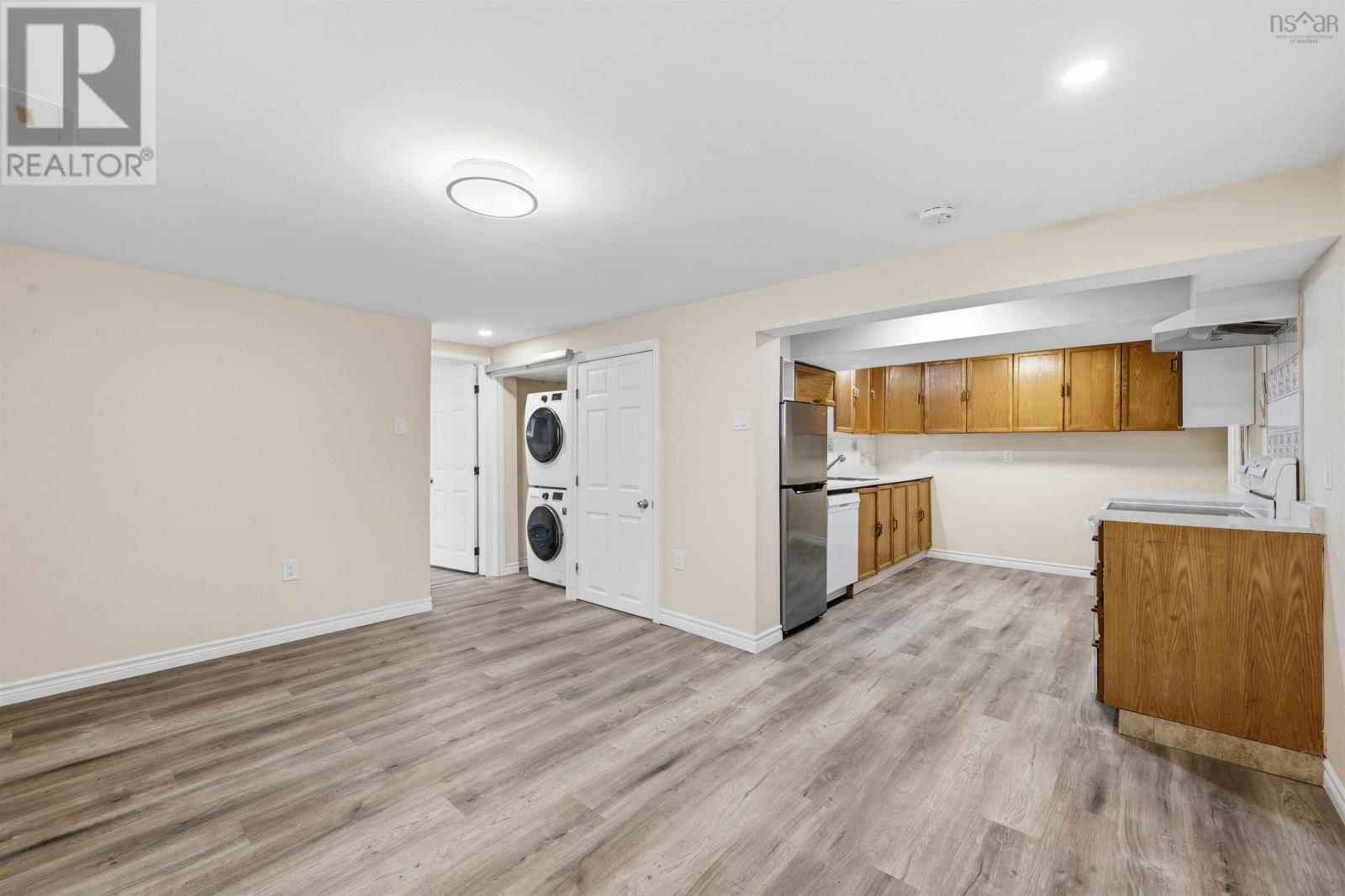 Property 28 of 44 of 6 Parkdale Avenue