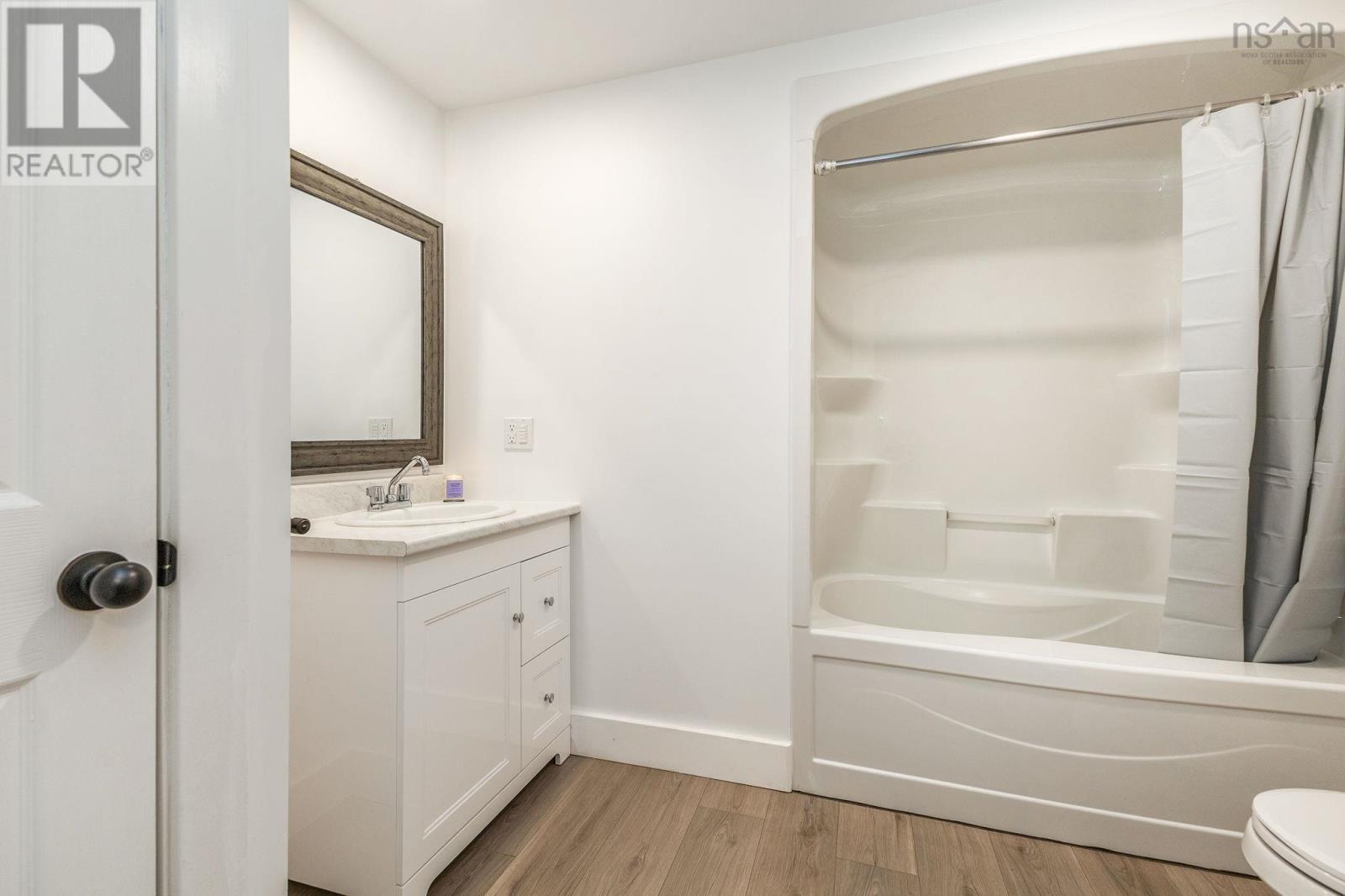 Property 23 of 30 of 134 Waterview Drive