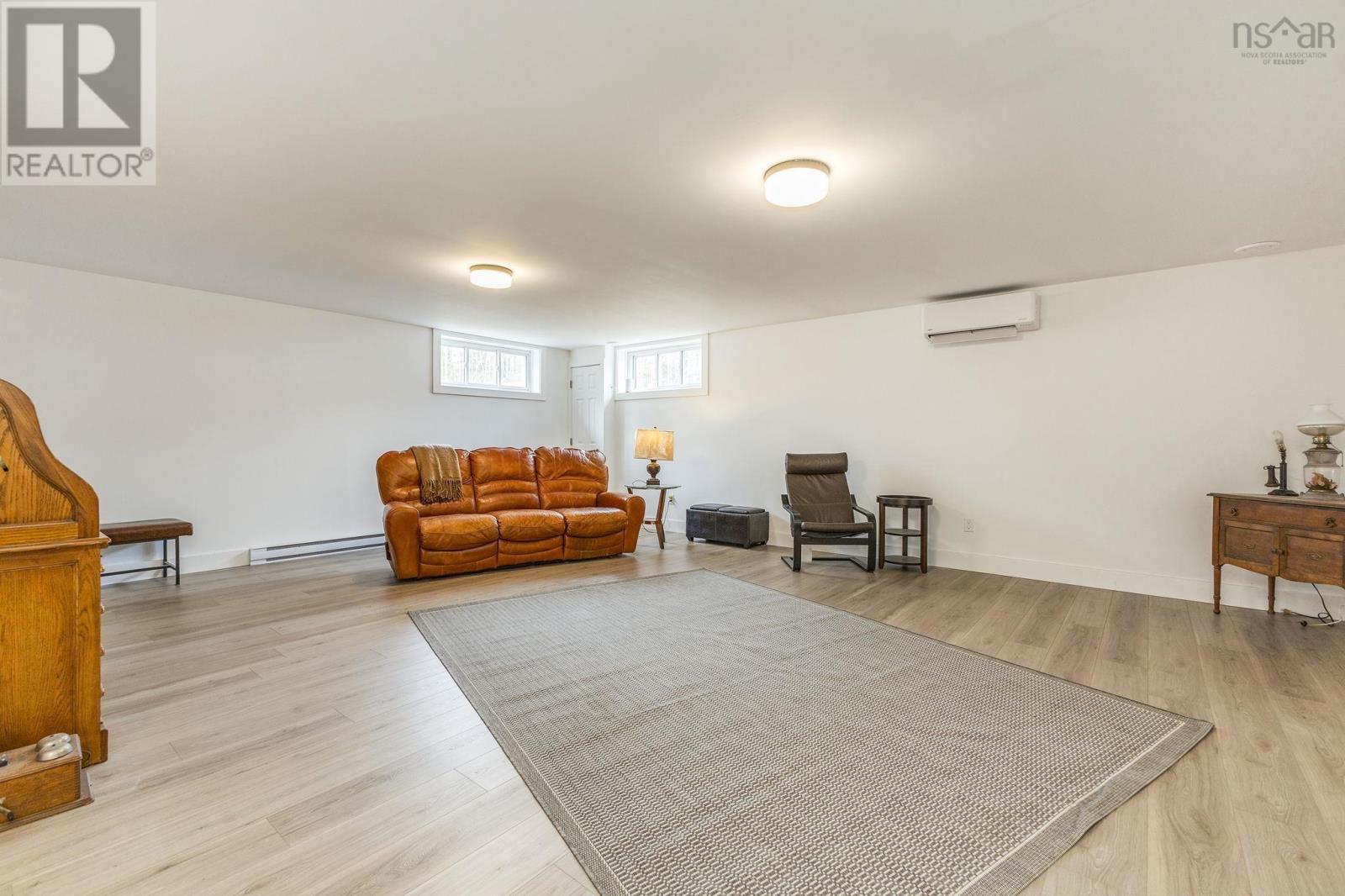 Property 21 of 30 of 134 Waterview Drive