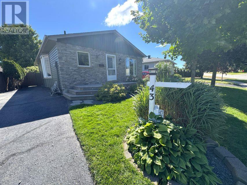 43 Bennett DR, Elliot Lake, Ontario, P5A2T3 — Photo 33