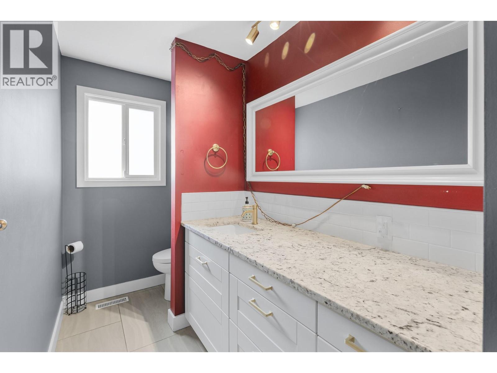 11438 Okanagan Centre Road E, Lake Country