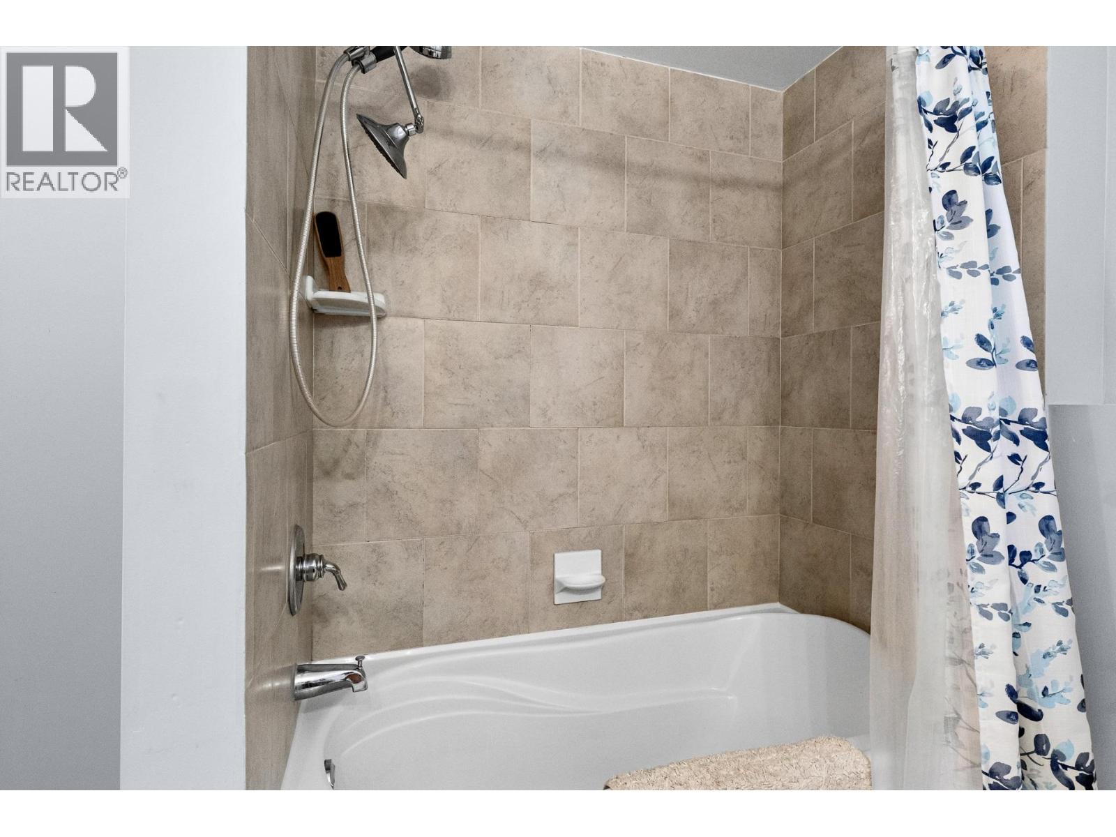 11438 Okanagan Centre Road E, Lake Country