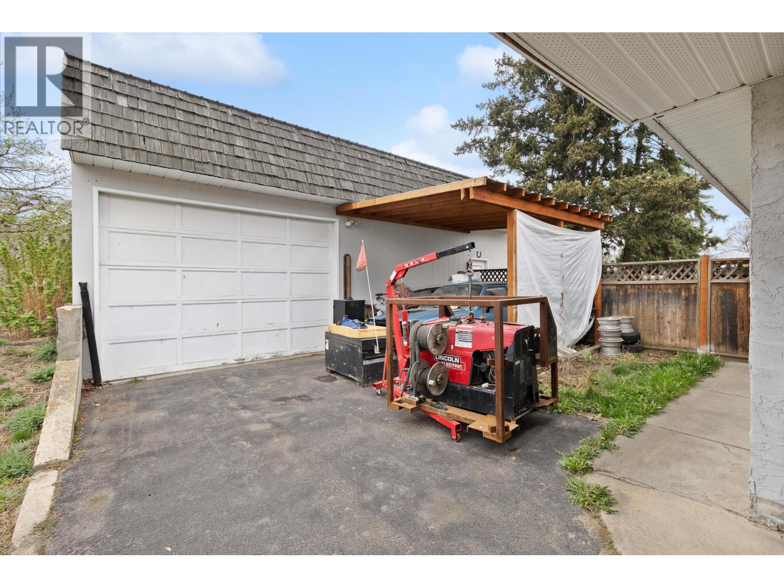 11438 Okanagan Centre Road E, Lake Country