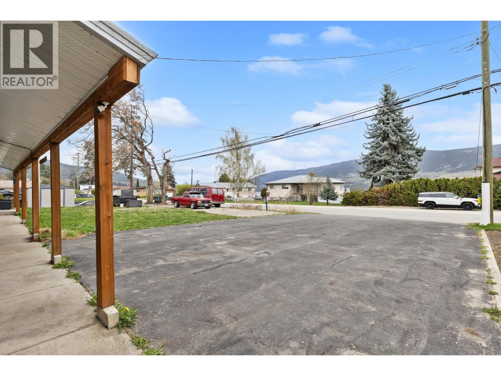 11438 Okanagan Centre Road E, Lake Country