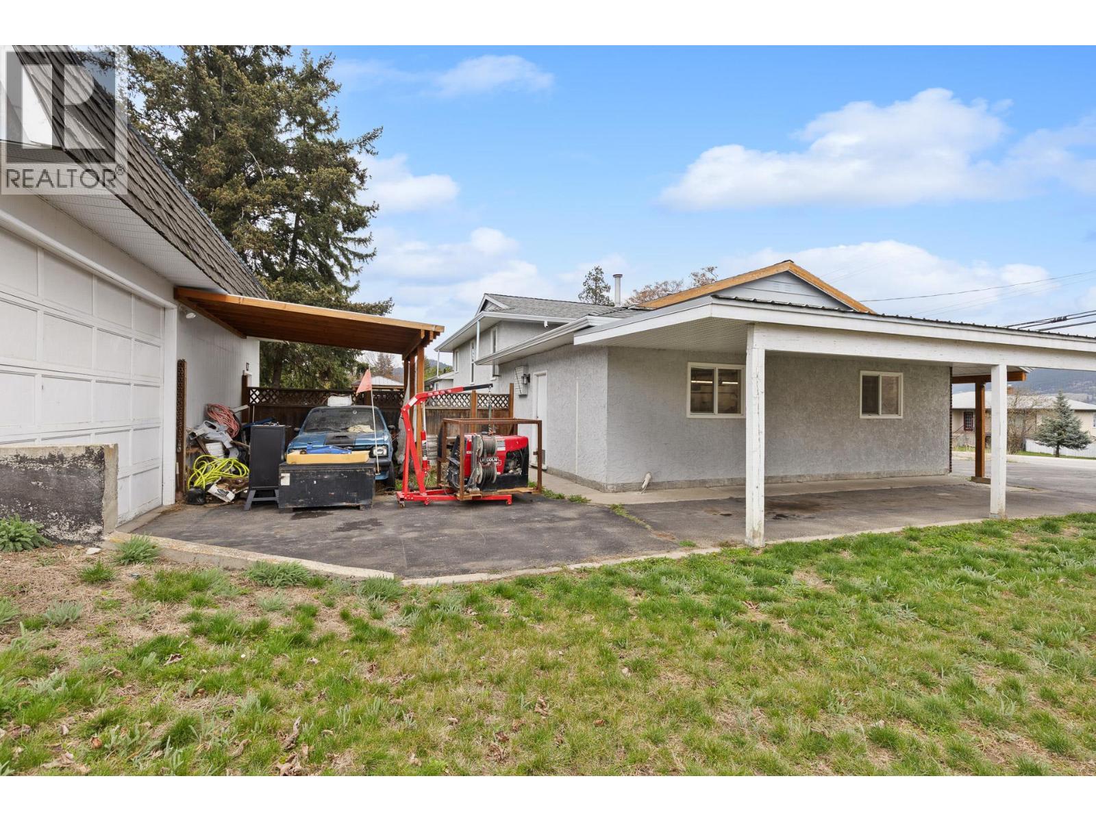 11438 Okanagan Centre Road E, Lake Country