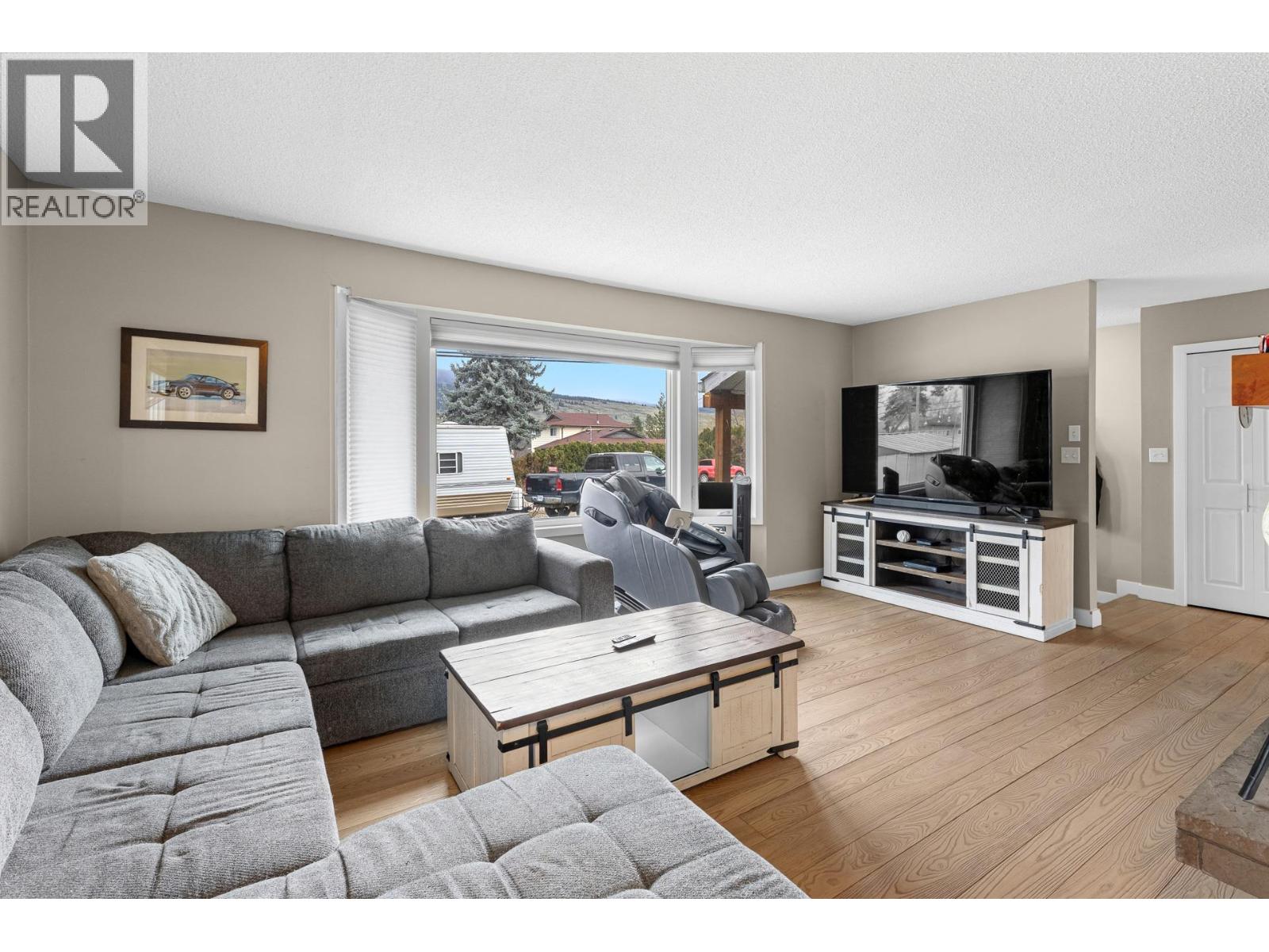 11438 Okanagan Centre Road E, Lake Country