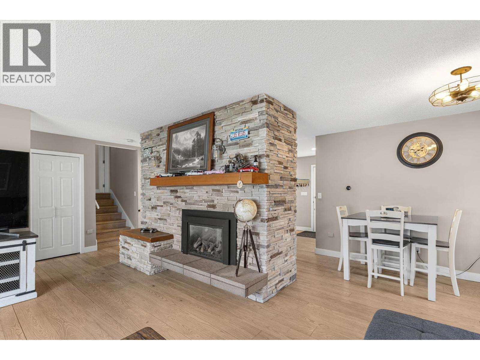 11438 Okanagan Centre Road E, Lake Country