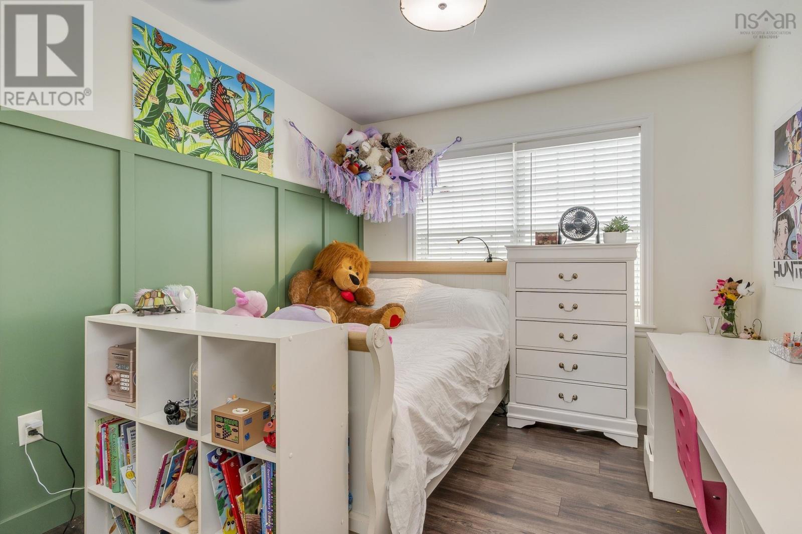 Property 30 of 45 of 79 Collingwood Court