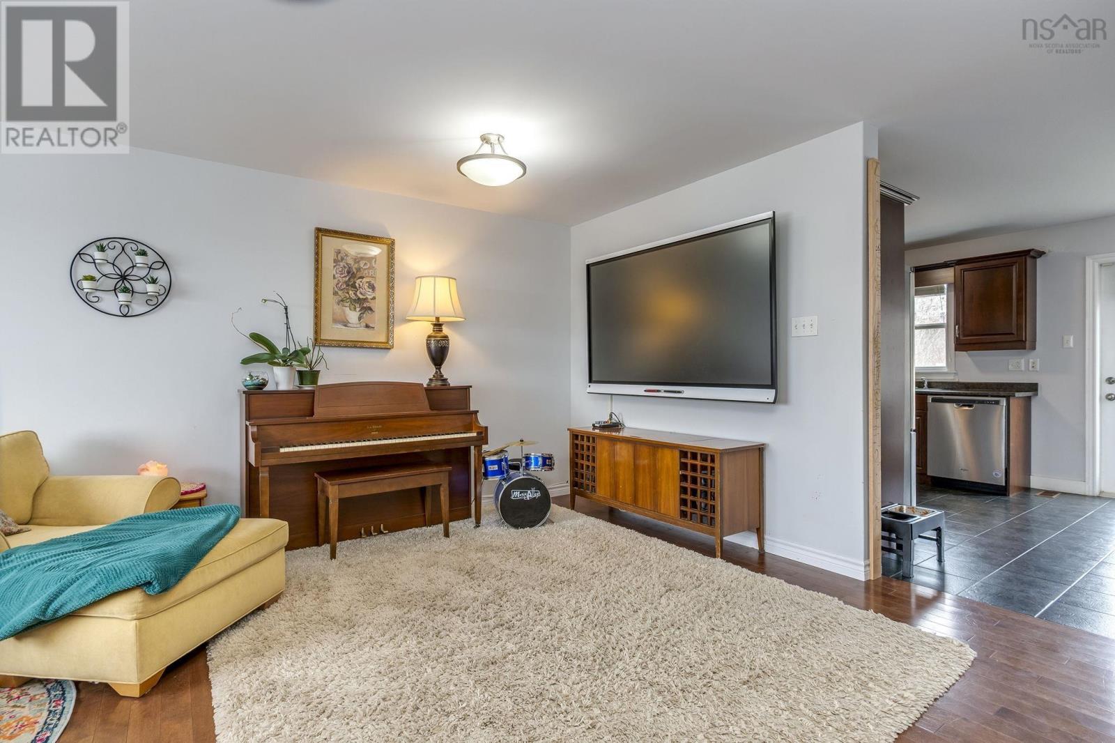 Property 7 of 45 of 79 Collingwood Court