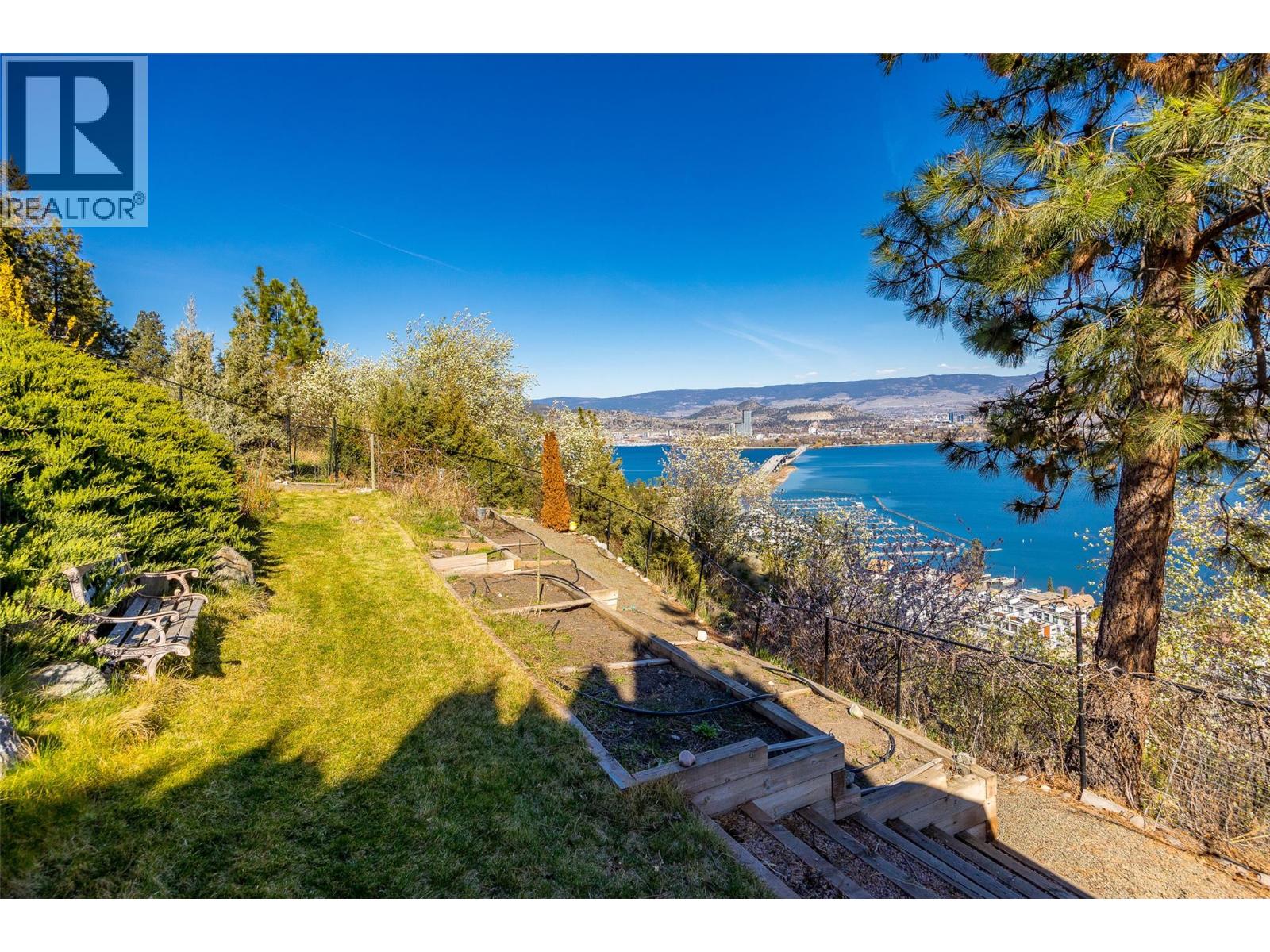  2153 Alexander Place, West Kelowna