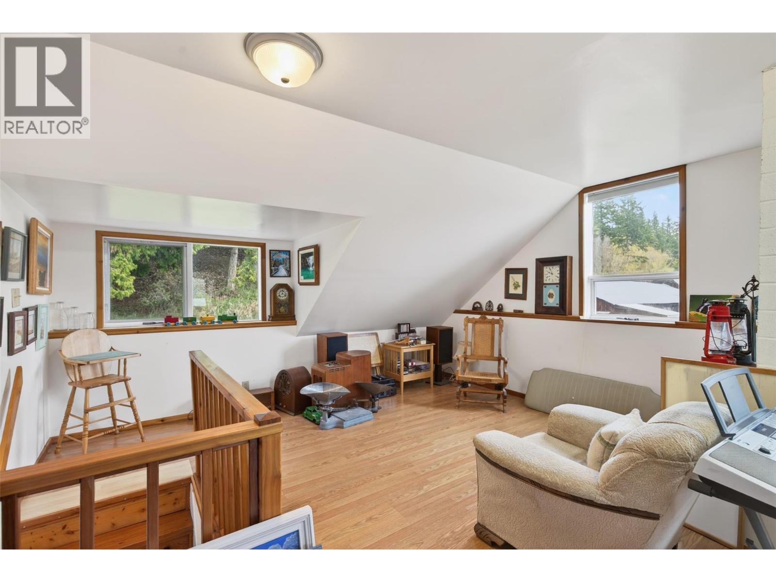 7483 SQUILAX-ANGLEMONT ROAD - 27