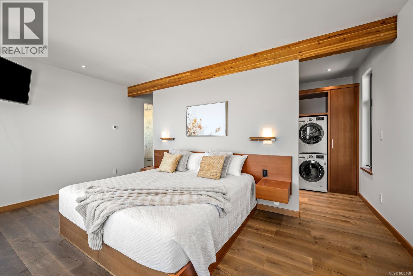 9046 Clarkson Ave - 53