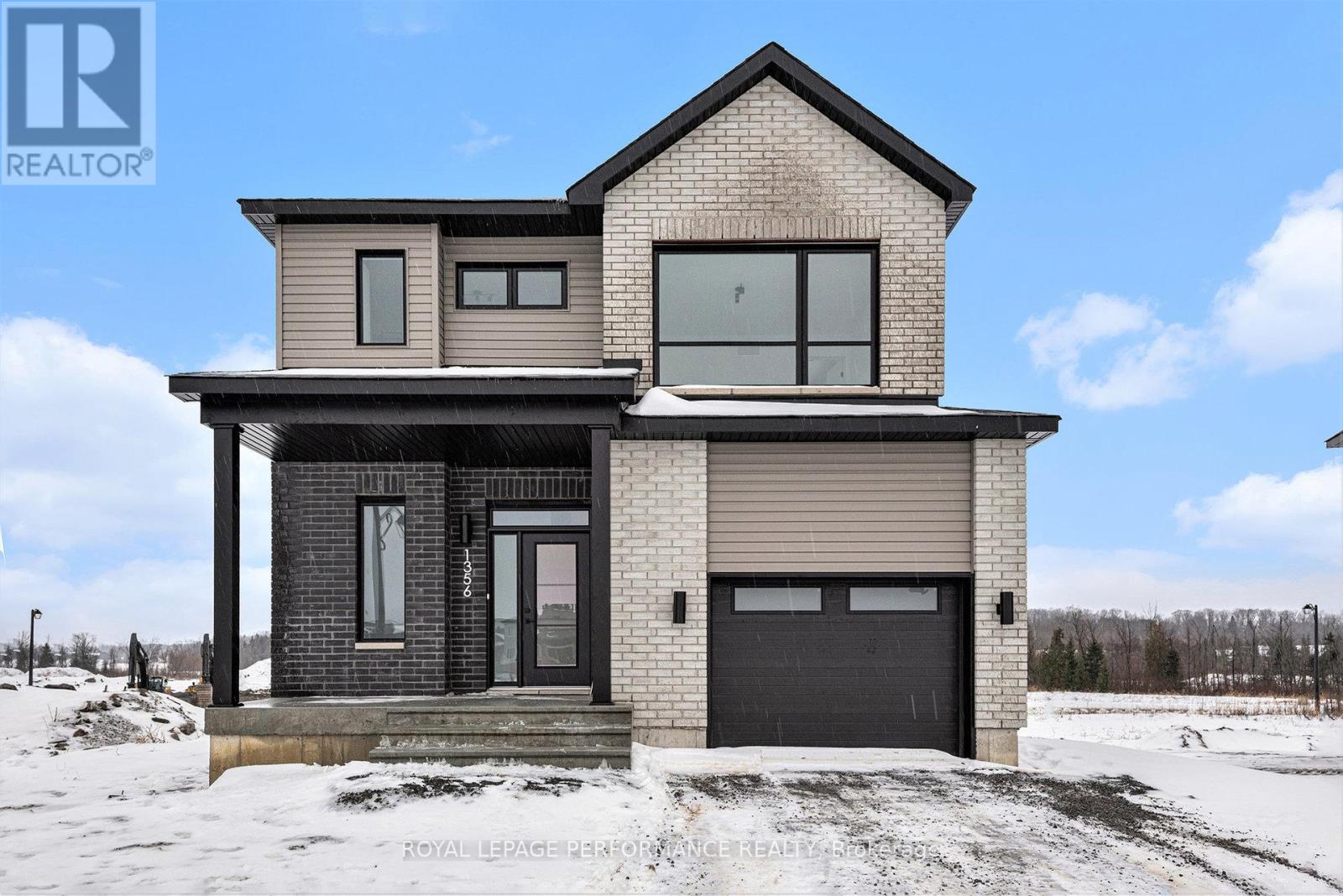 94 RUTILE STREET - 1