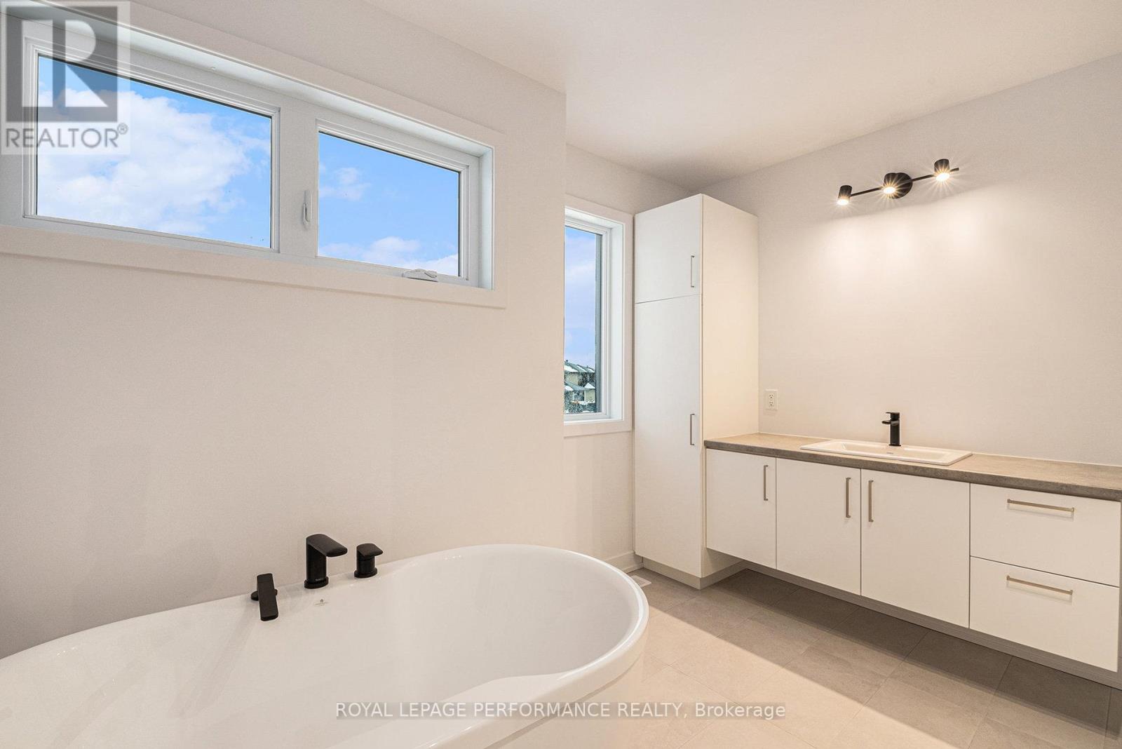 94 RUTILE STREET - 12