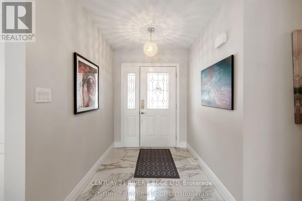 17 HARDY CRESCENT, Brockville, Ontario, K6V3A2 — Photo 2
