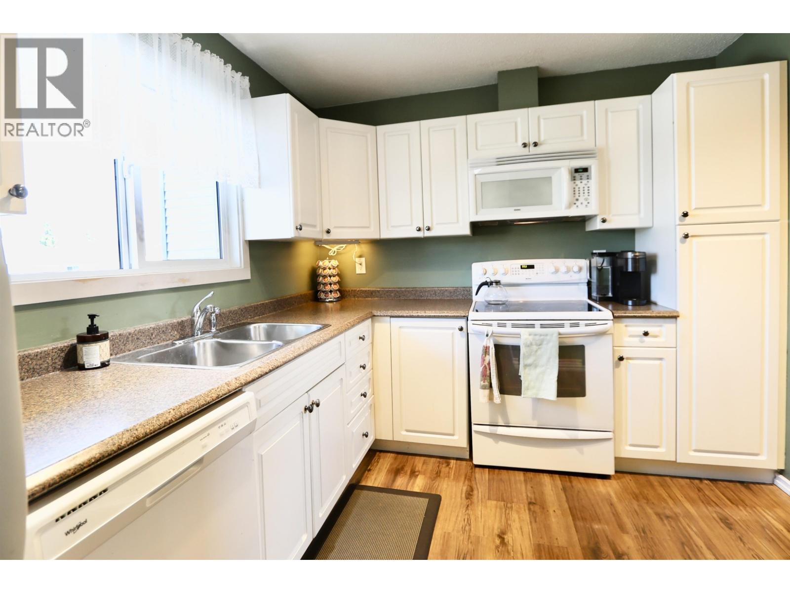 102 111 TABOR BOULEVARD — $324,900