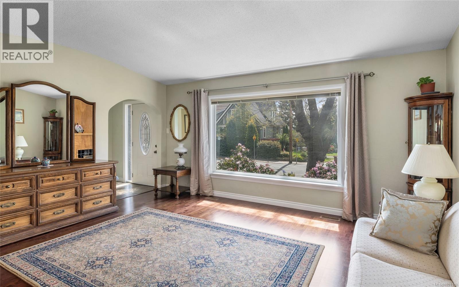  2324 Cranmore Road, Oak Bay