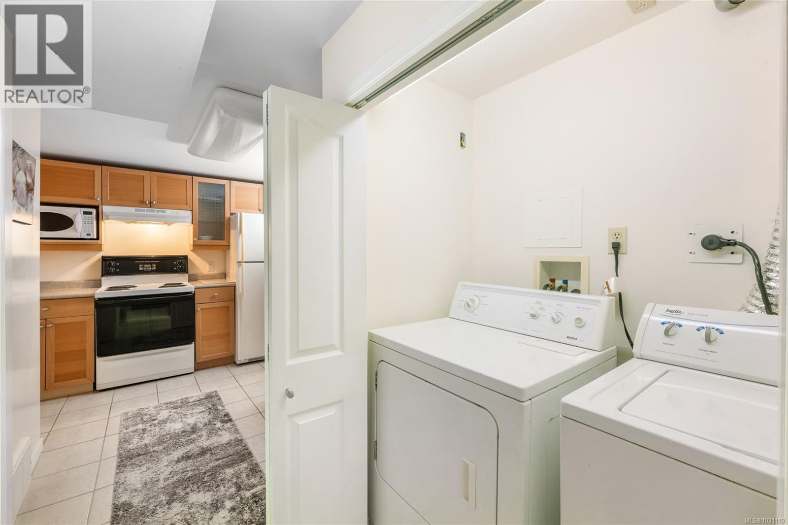  2324 Cranmore Road, Oak Bay