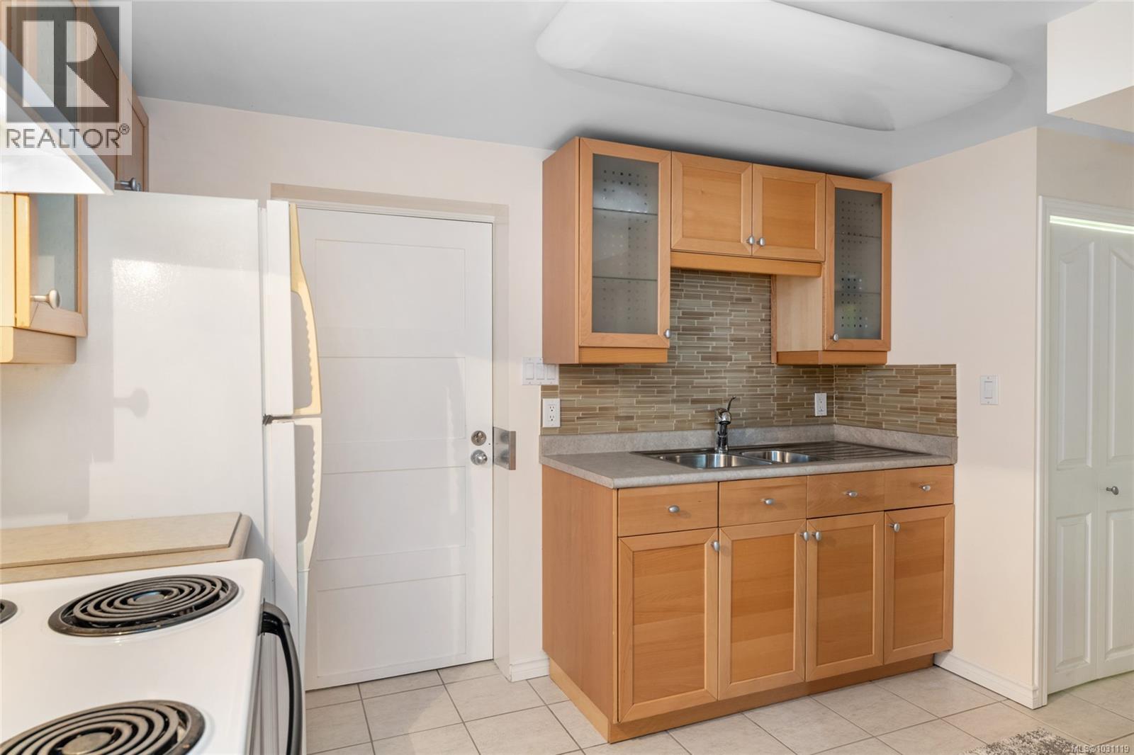  2324 Cranmore Road, Oak Bay