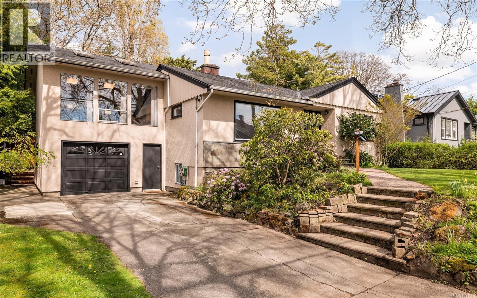  2324 Cranmore Road, Oak Bay