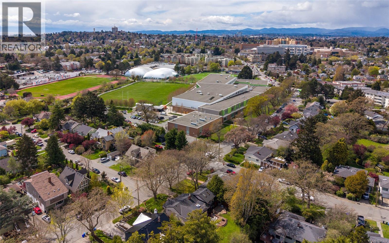  2324 Cranmore Road, Oak Bay