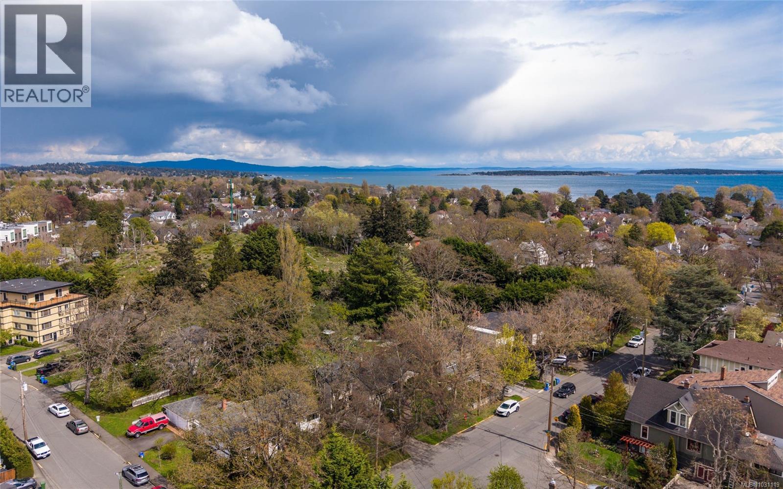 2324 Cranmore Road, Oak Bay