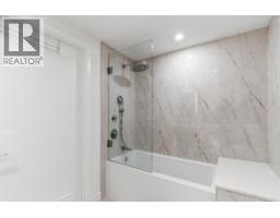 410 135 E 13th Street, North Vancouver, BC V7T1C3 Photo 14