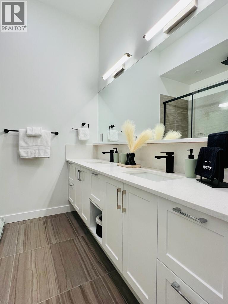 #12 703 15A CRESCENT - 21