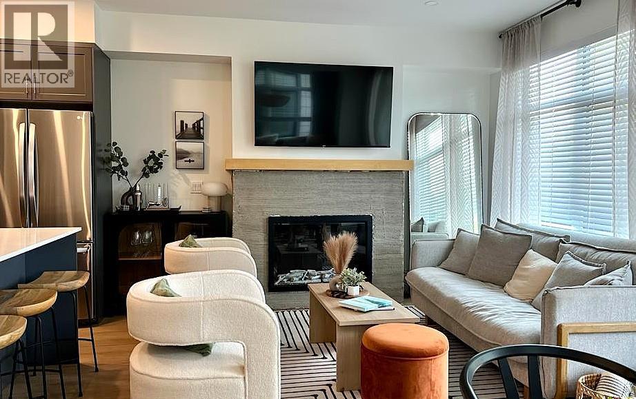 #12 703 15A CRESCENT - 6