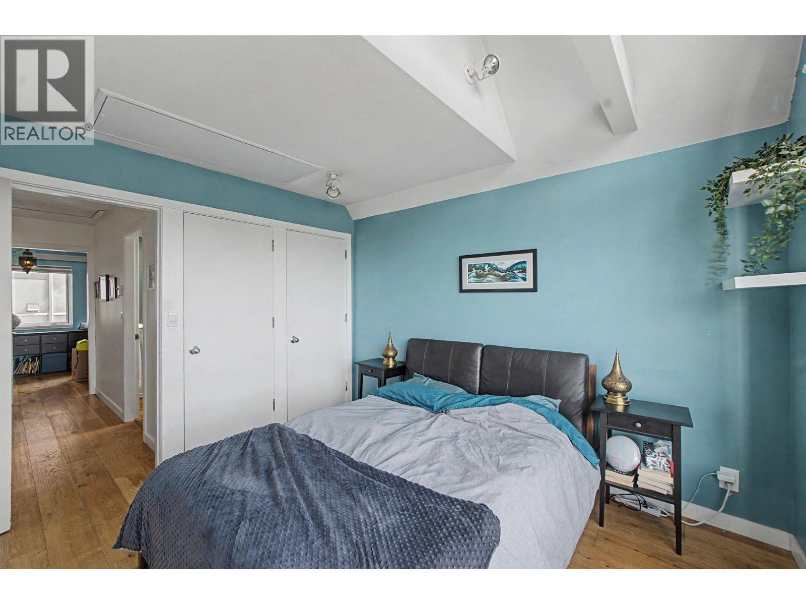 130 LAKEWOOD DRIVE, Vancouver