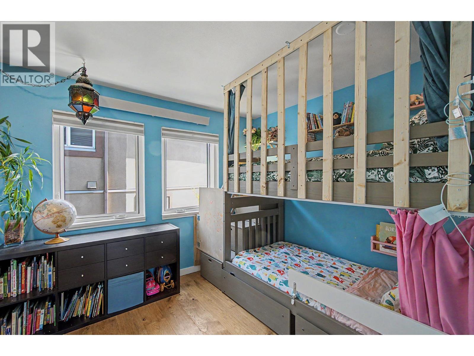 130 LAKEWOOD DRIVE, Vancouver