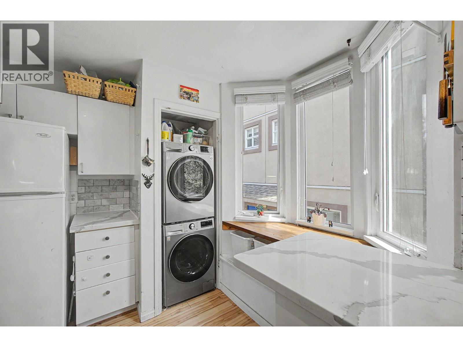 130 LAKEWOOD DRIVE, Vancouver