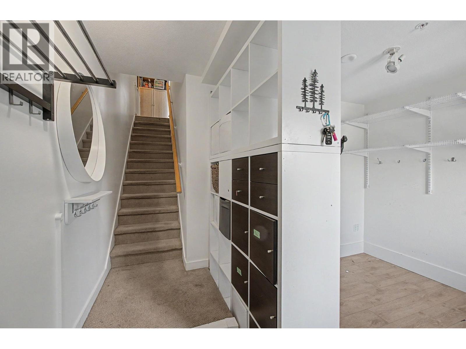 130 LAKEWOOD DRIVE, Vancouver