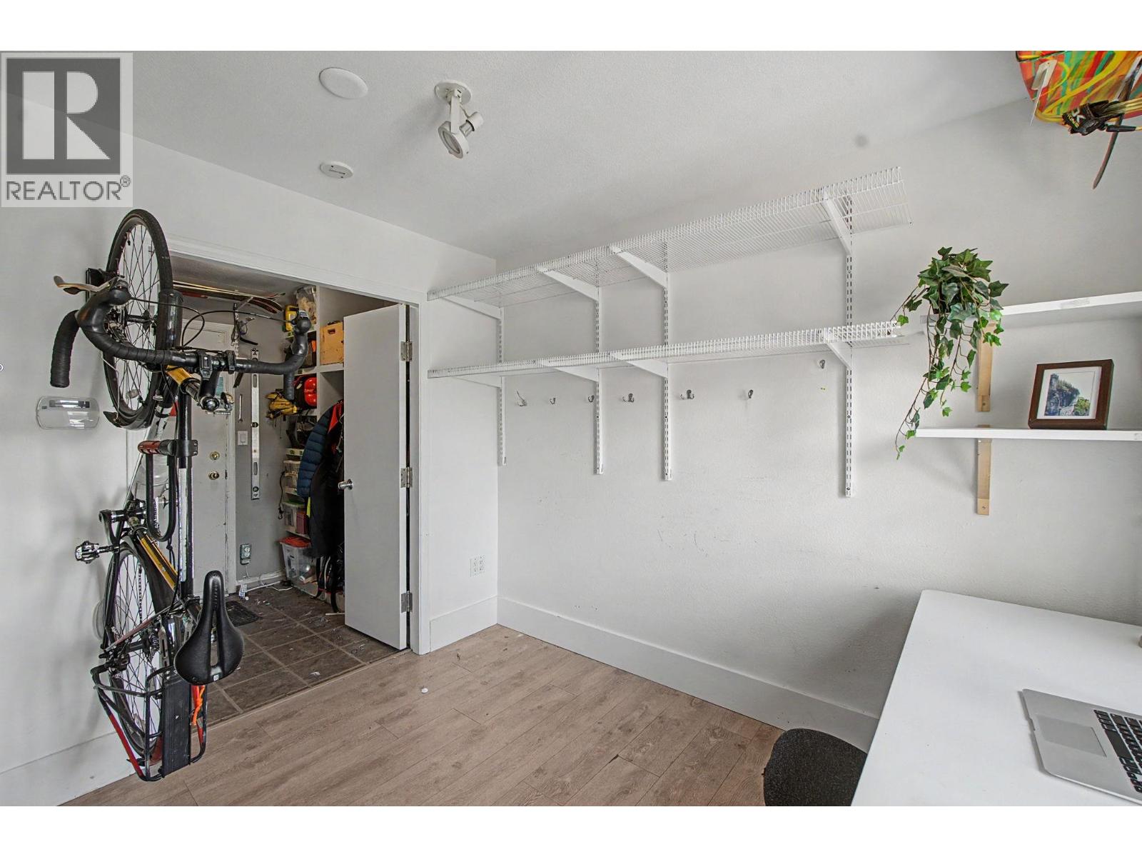 130 LAKEWOOD DRIVE, Vancouver