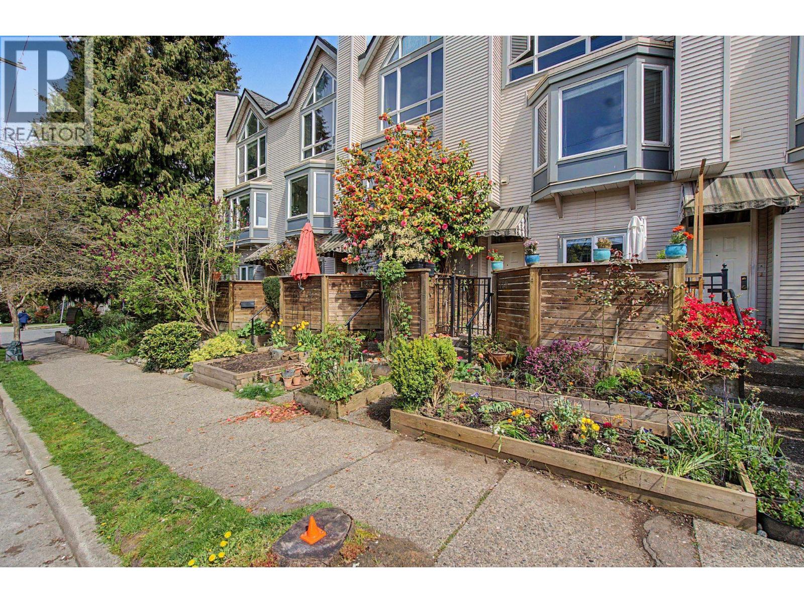 130 LAKEWOOD DRIVE, Vancouver