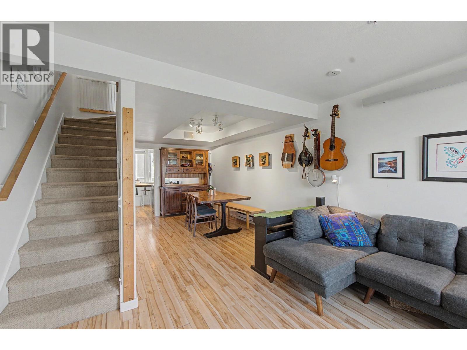 130 LAKEWOOD DRIVE, Vancouver