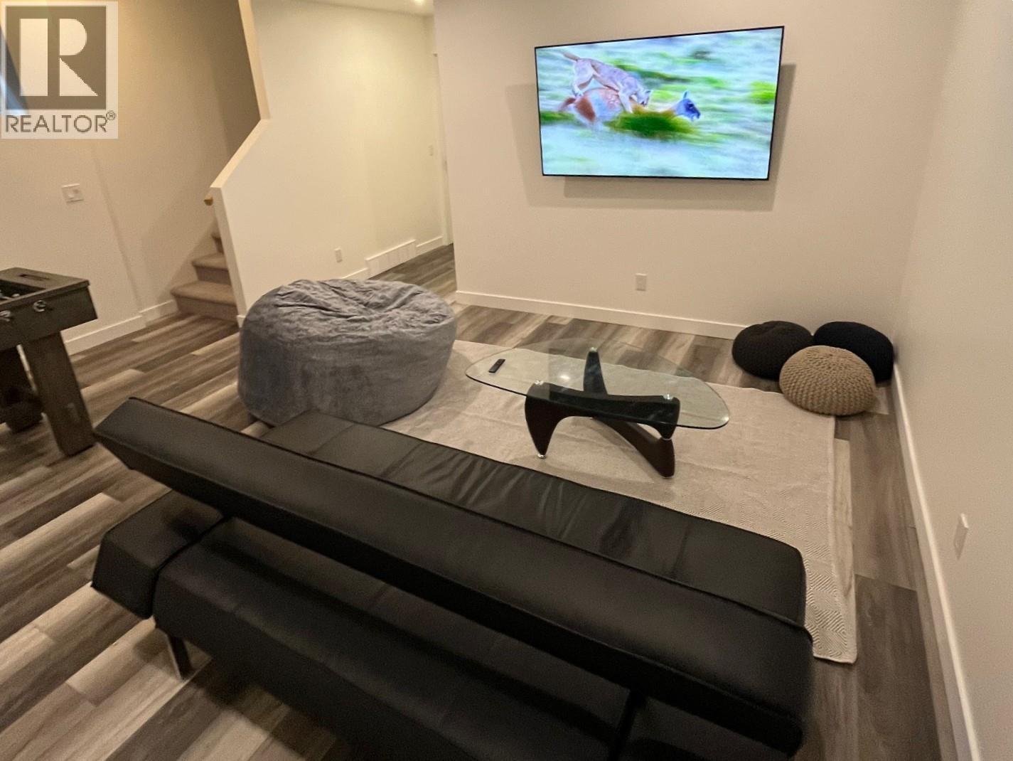 #12 703 15A CRESCENT - 26