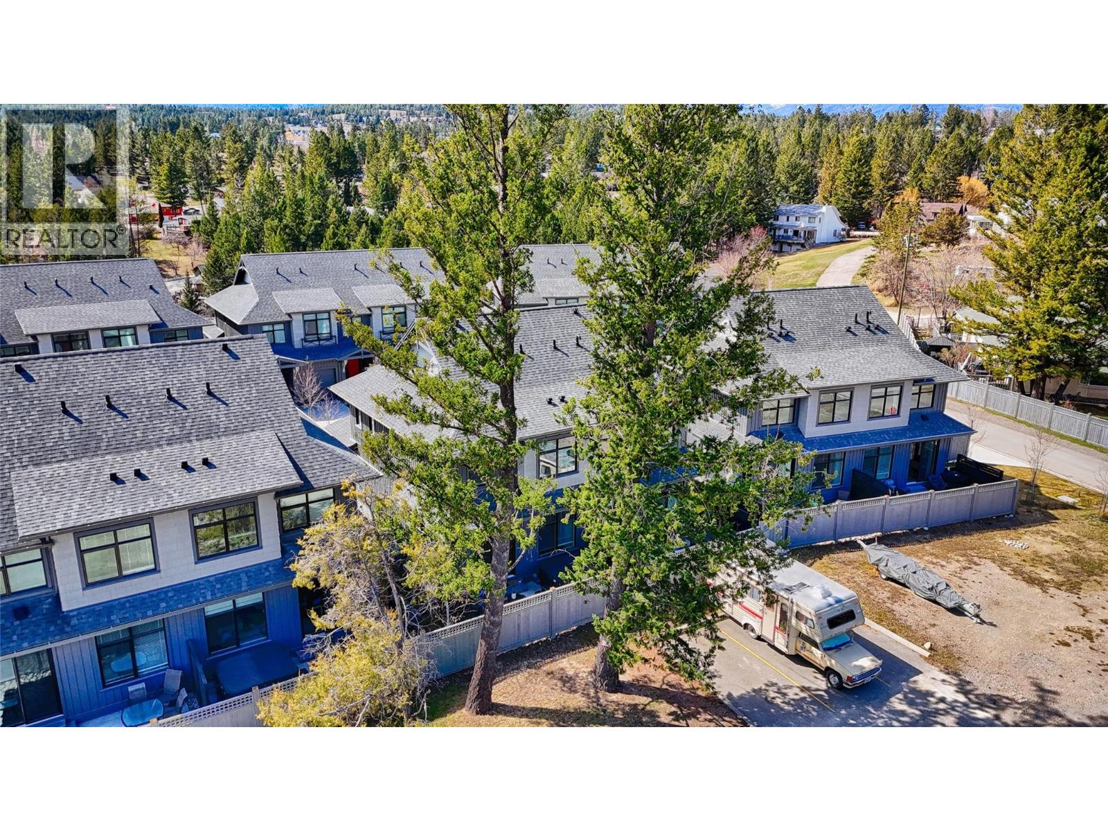 #12 703 15A CRESCENT - 32