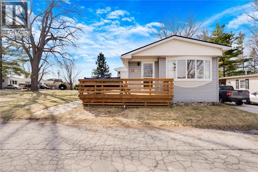 28 MACPHERSON Crescent - 2