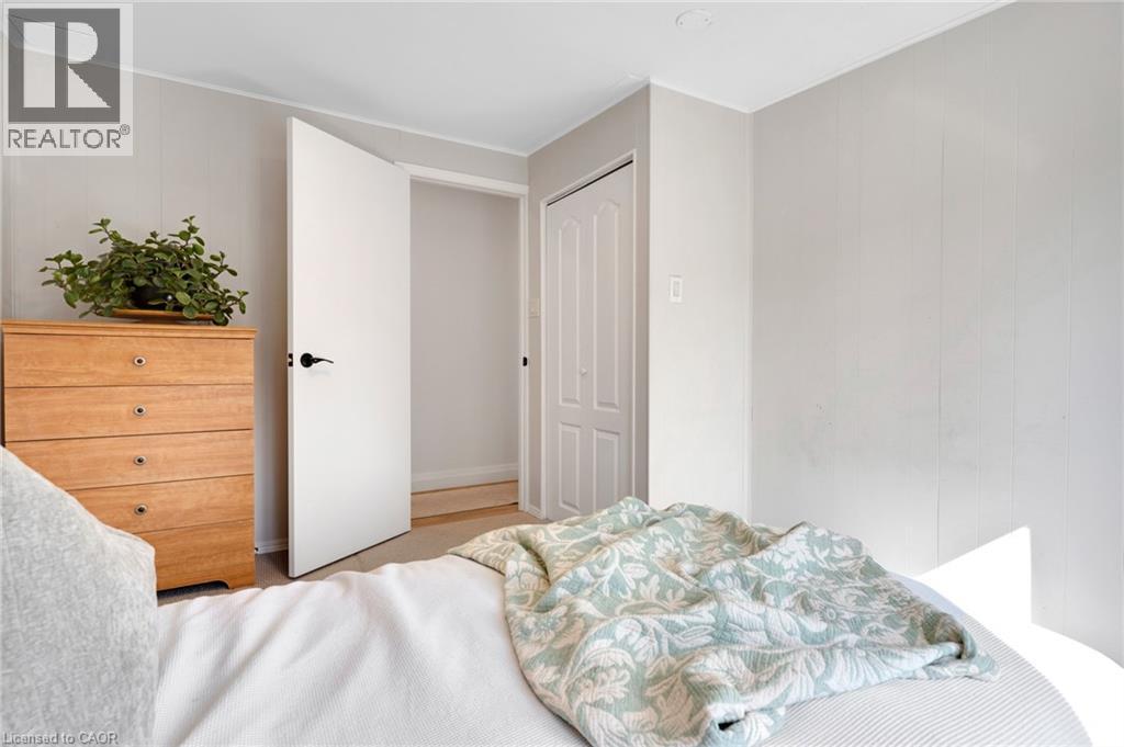 28 MACPHERSON Crescent - 23