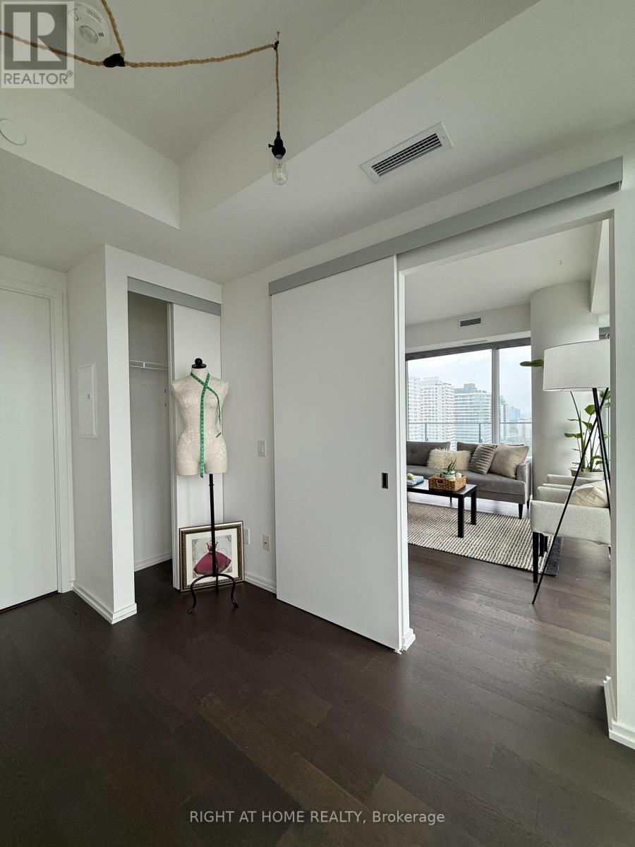 #2004 5 SOUDAN AVENUE - 17