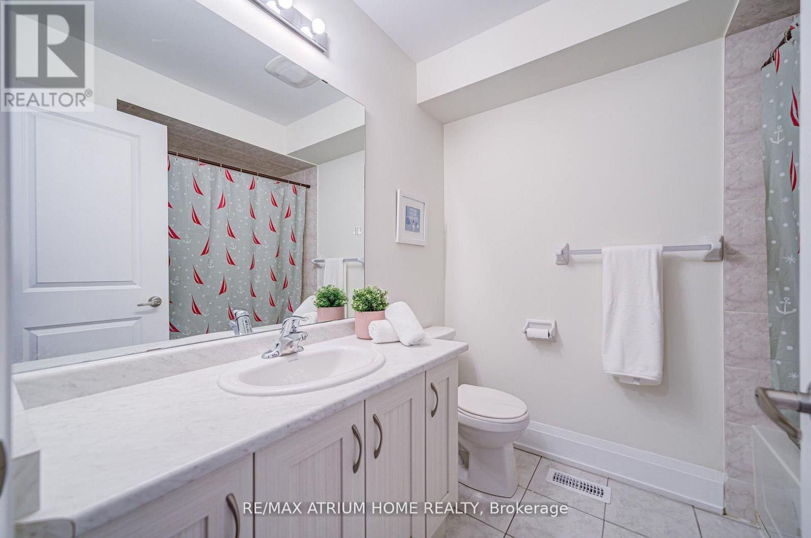 252B FINCH AVENUE E - 21