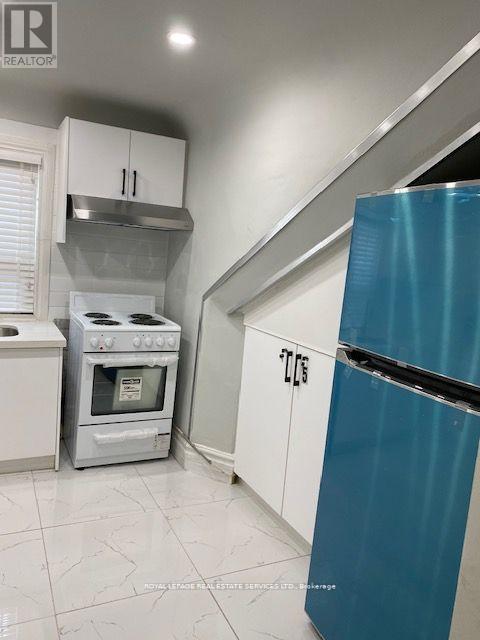 206 CARLTON STREET - 10
