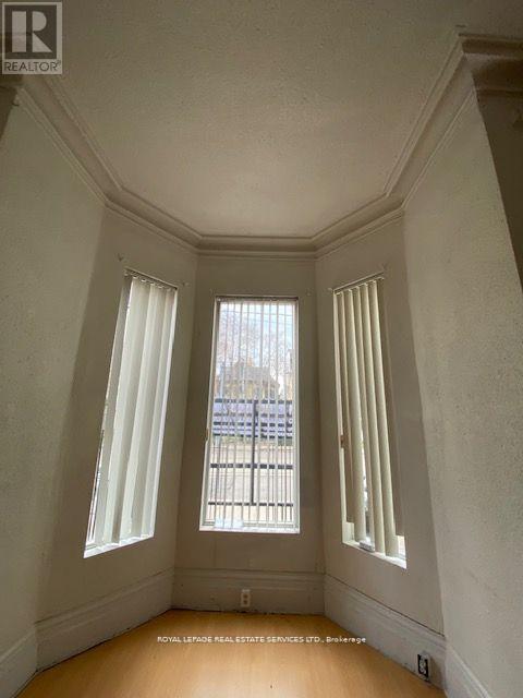206 CARLTON STREET - 17