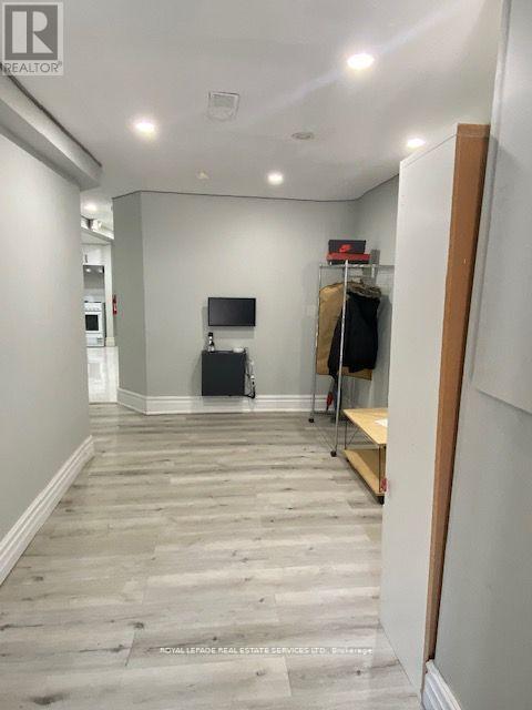 206 CARLTON STREET - 25