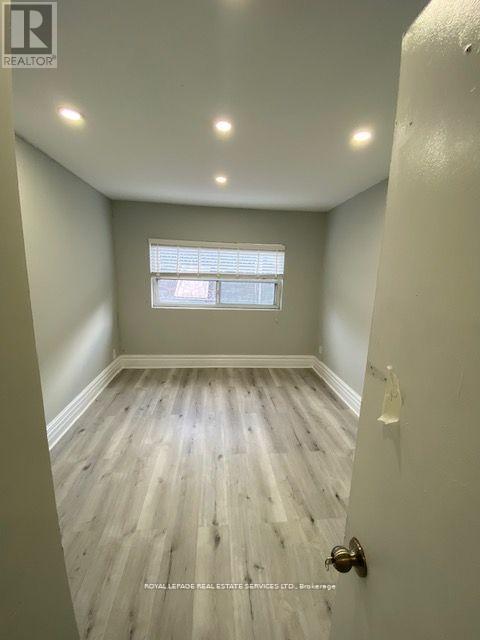 206 CARLTON STREET - 5