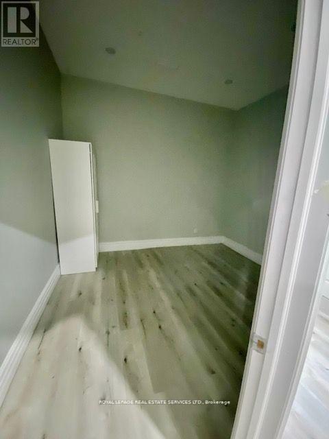 206 CARLTON STREET - 8