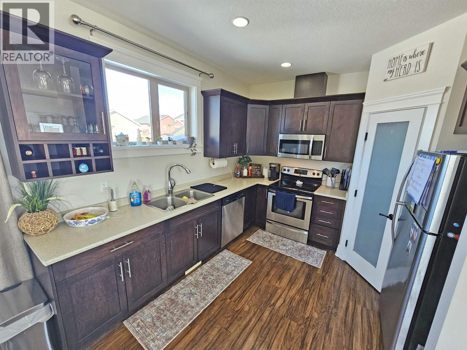 8616 84 STREET - 5