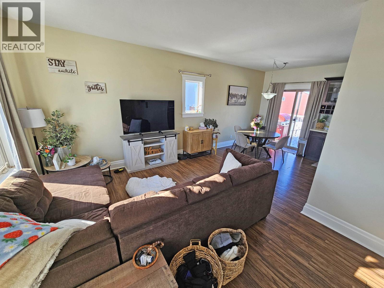 8616 84 STREET - 4